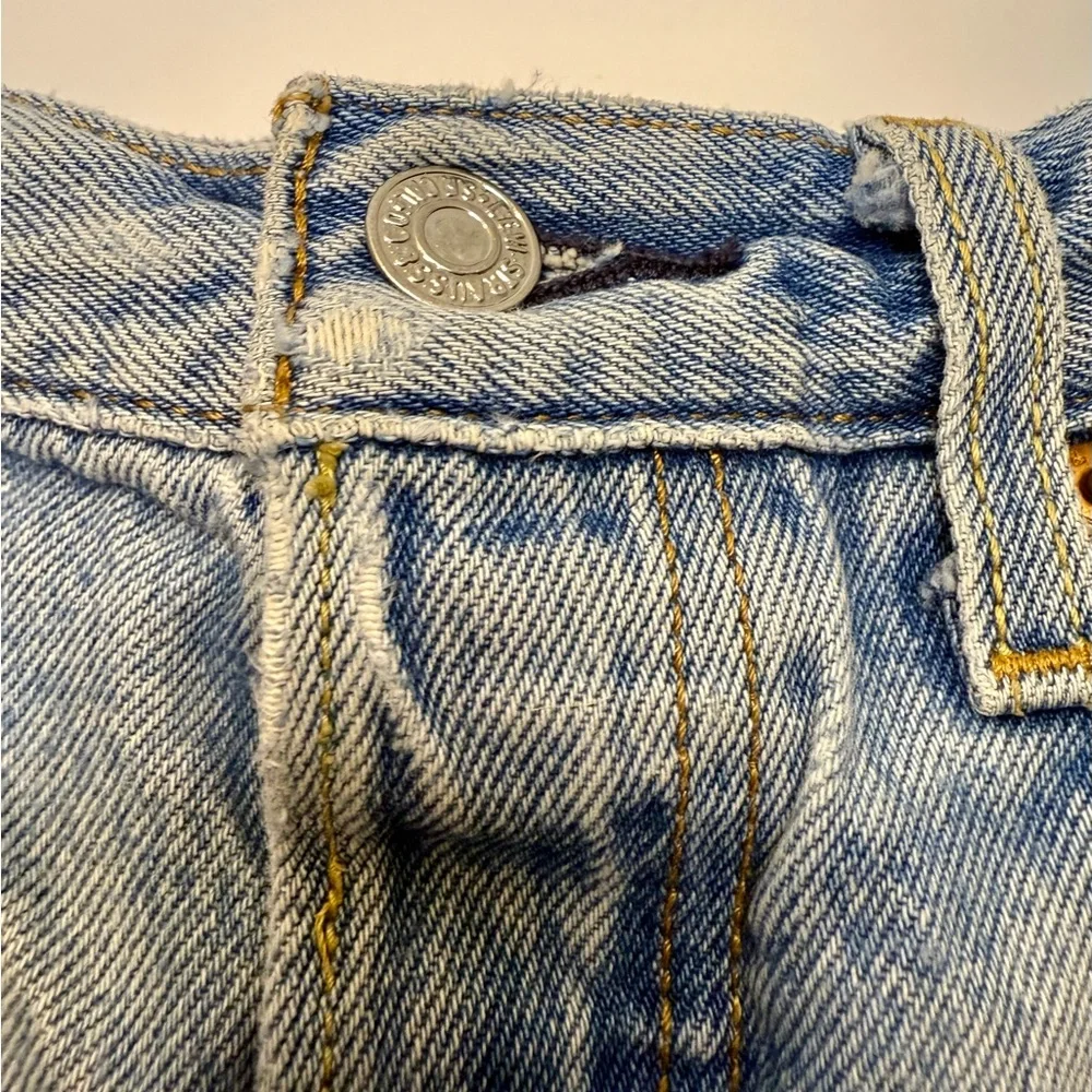 Levi's Jean Shorts Mid Rise 501 Red Tag Distressed Blue Denim Fringe Women 25 - Picture 5 of 16